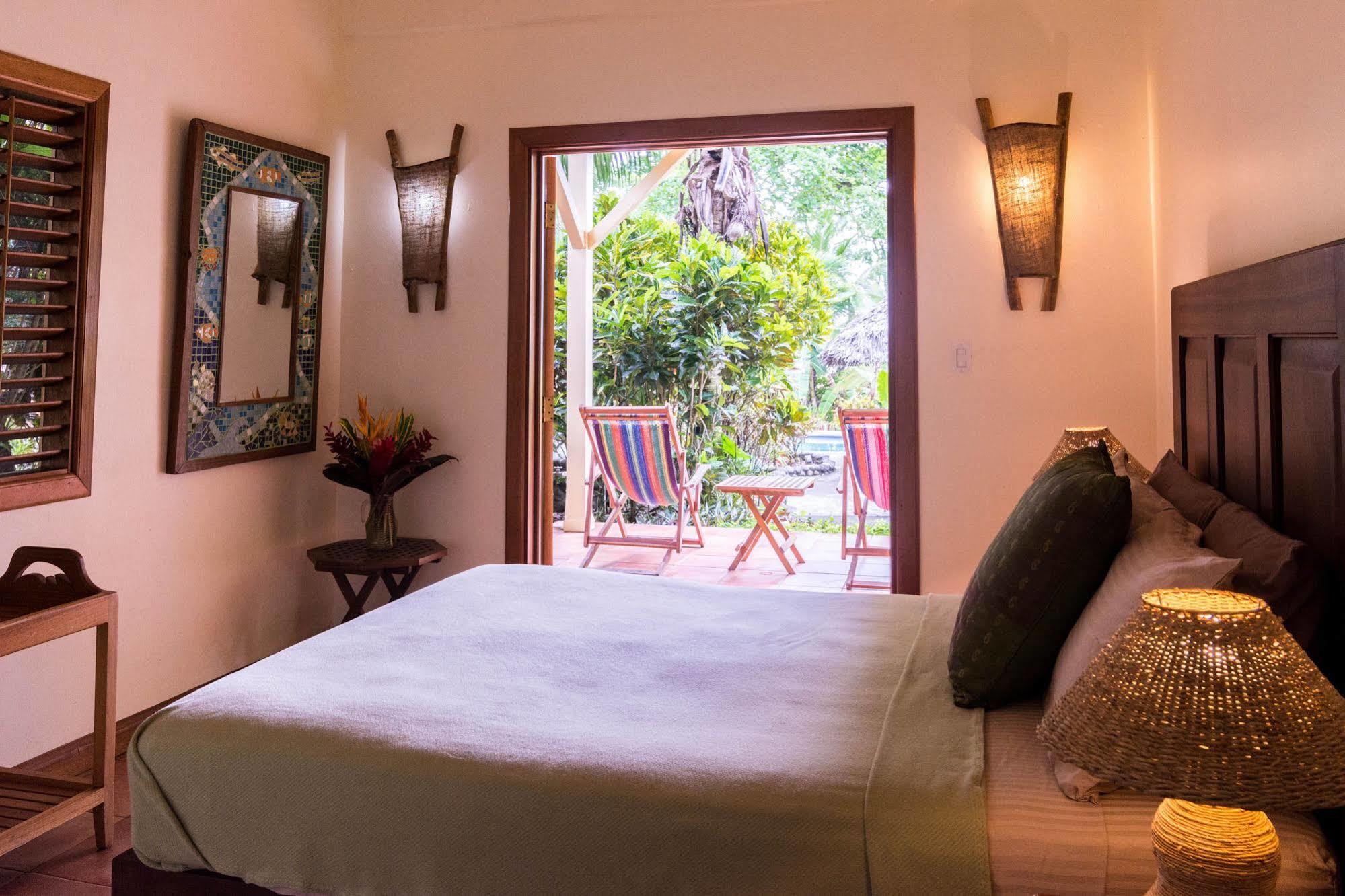 Bluff Beach Retreat Bocas del Toro Exteriör bild