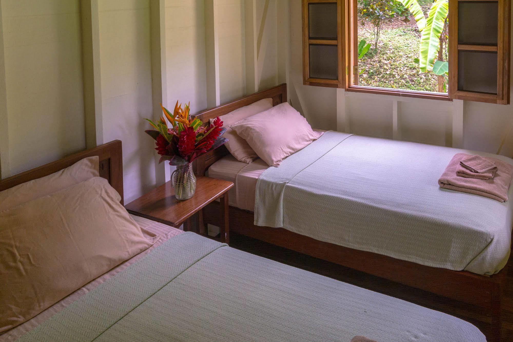 Bluff Beach Retreat Bocas del Toro Exteriör bild