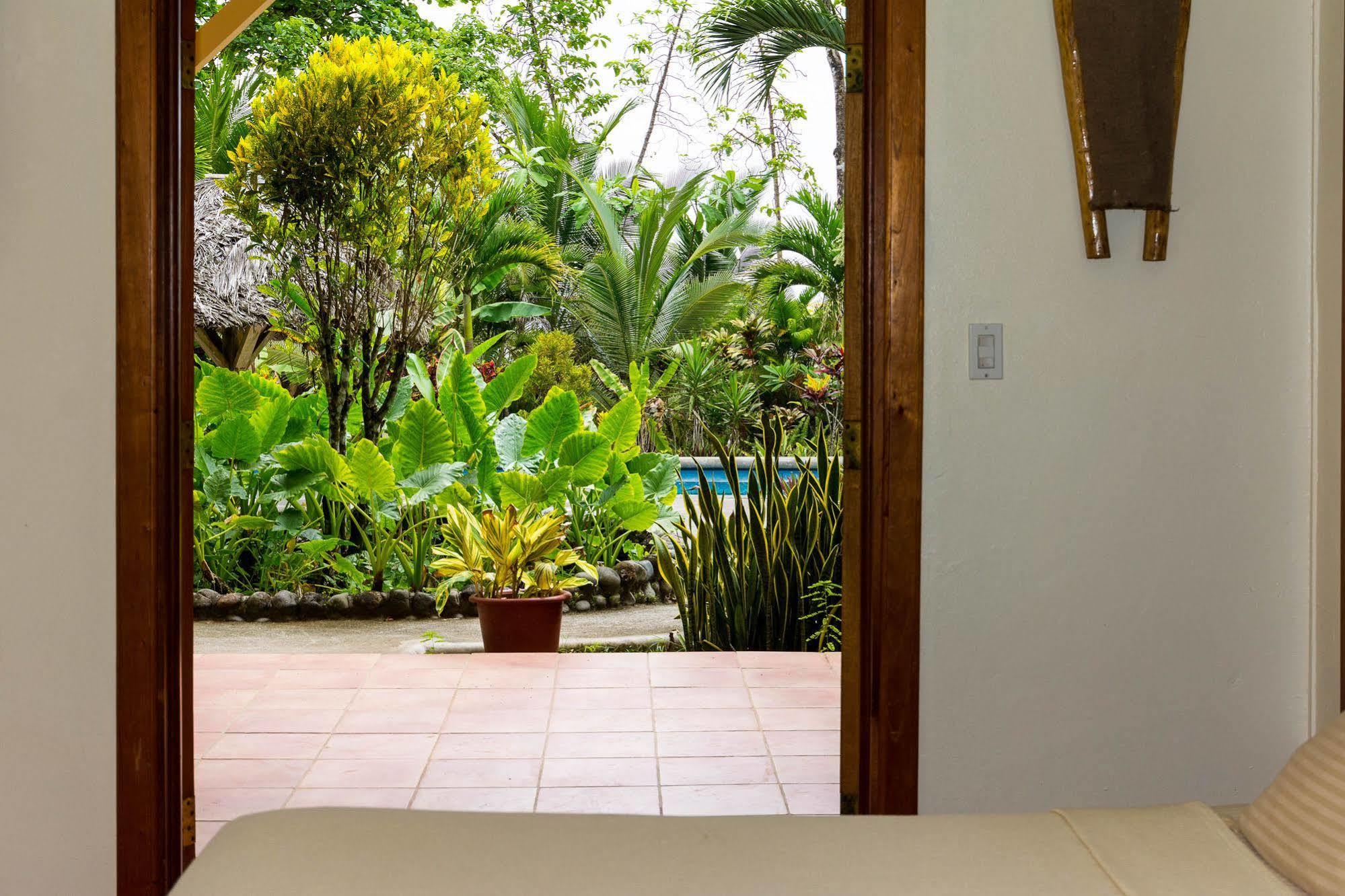 Bluff Beach Retreat Bocas del Toro Exteriör bild